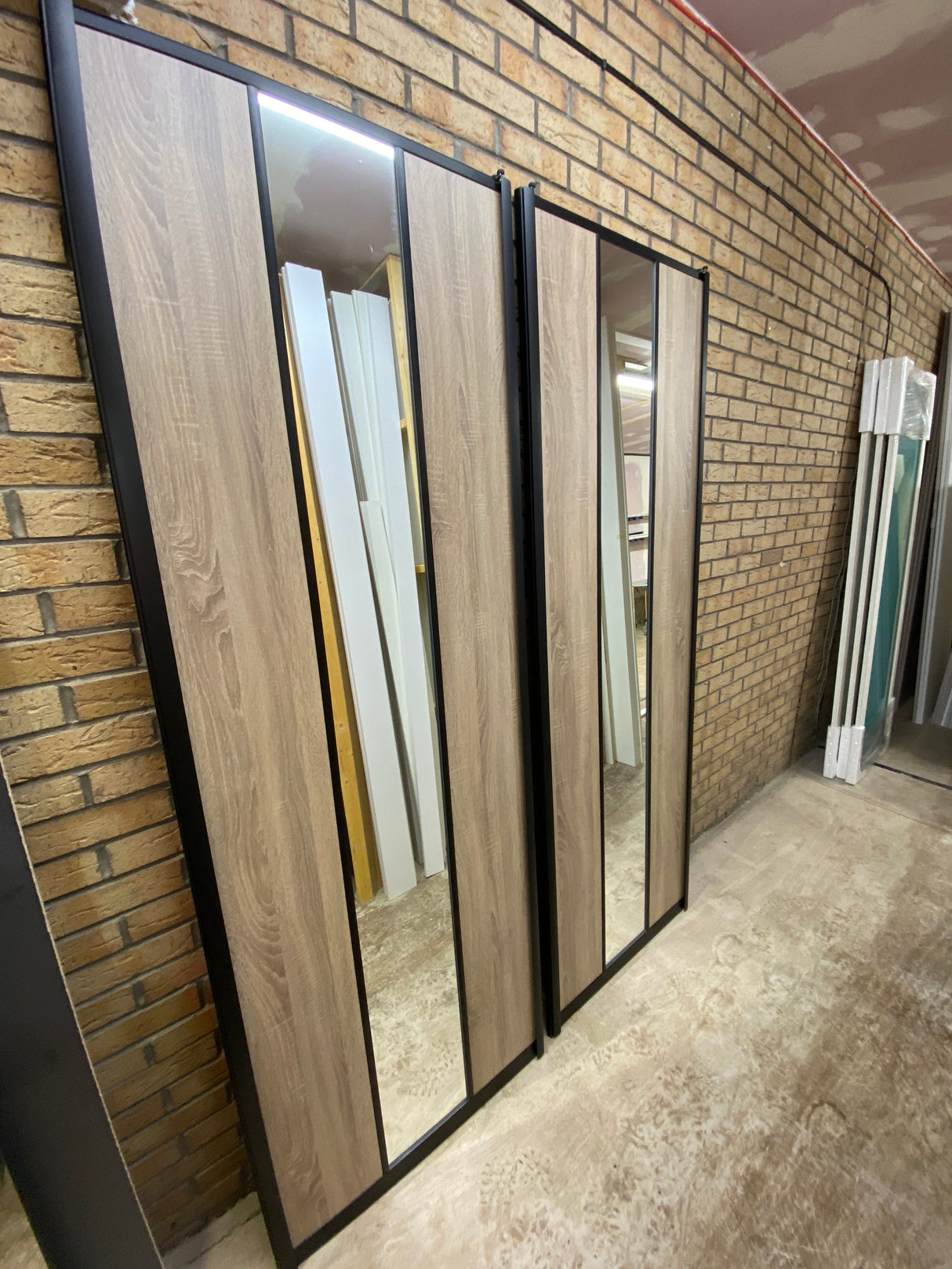 Curve Grey Oak & Mirror Sliding Door Wardrobe Kit 4 Panel - Bedrooms Plus