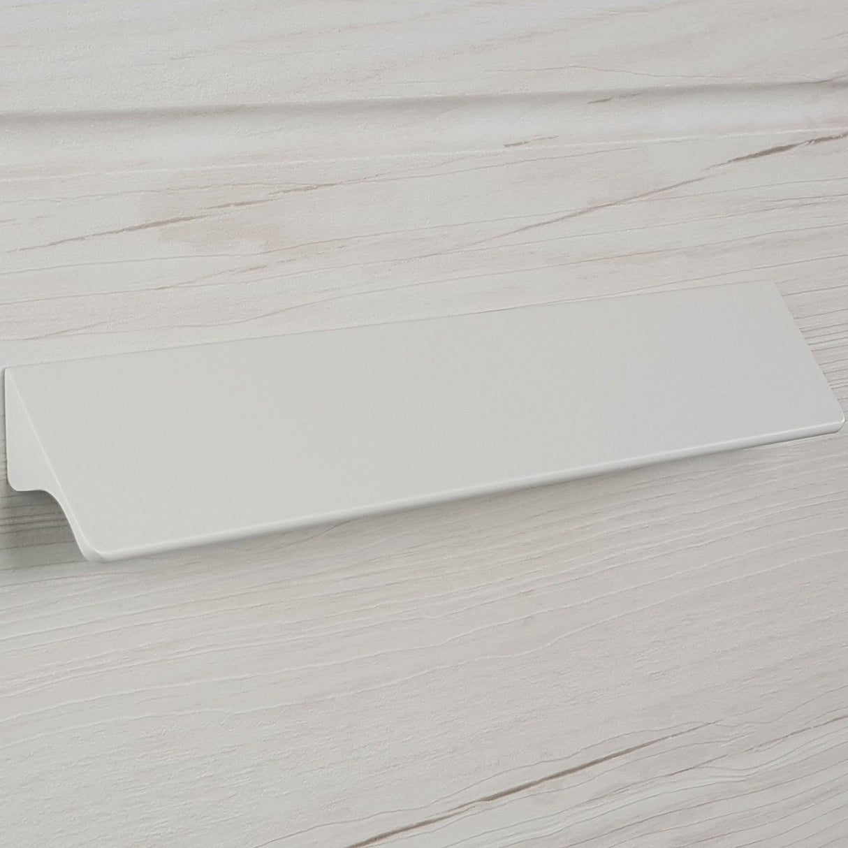 M4TEC White Bar Pull Handle – Cabinet, Drawer & Cupboard Door (VE8 Dalry Series, Pack of 10) - Bedrooms Plus